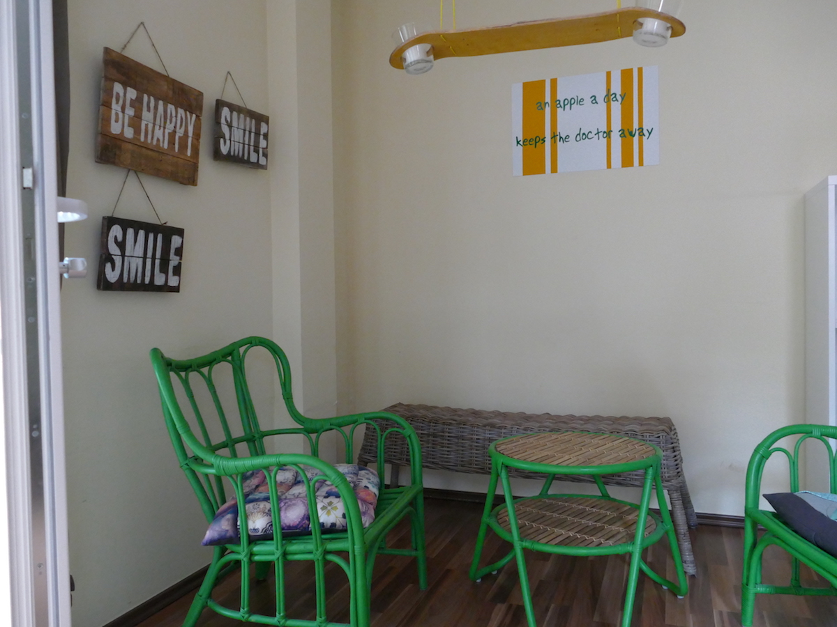 sitzecke im hostel in oberhausen