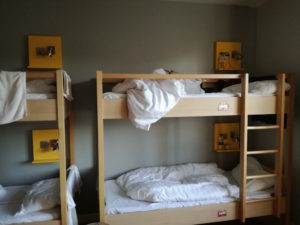 doppelstockbett im mehrbettzimmer des meininger london