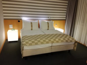 doppelbett im holiday inn wien