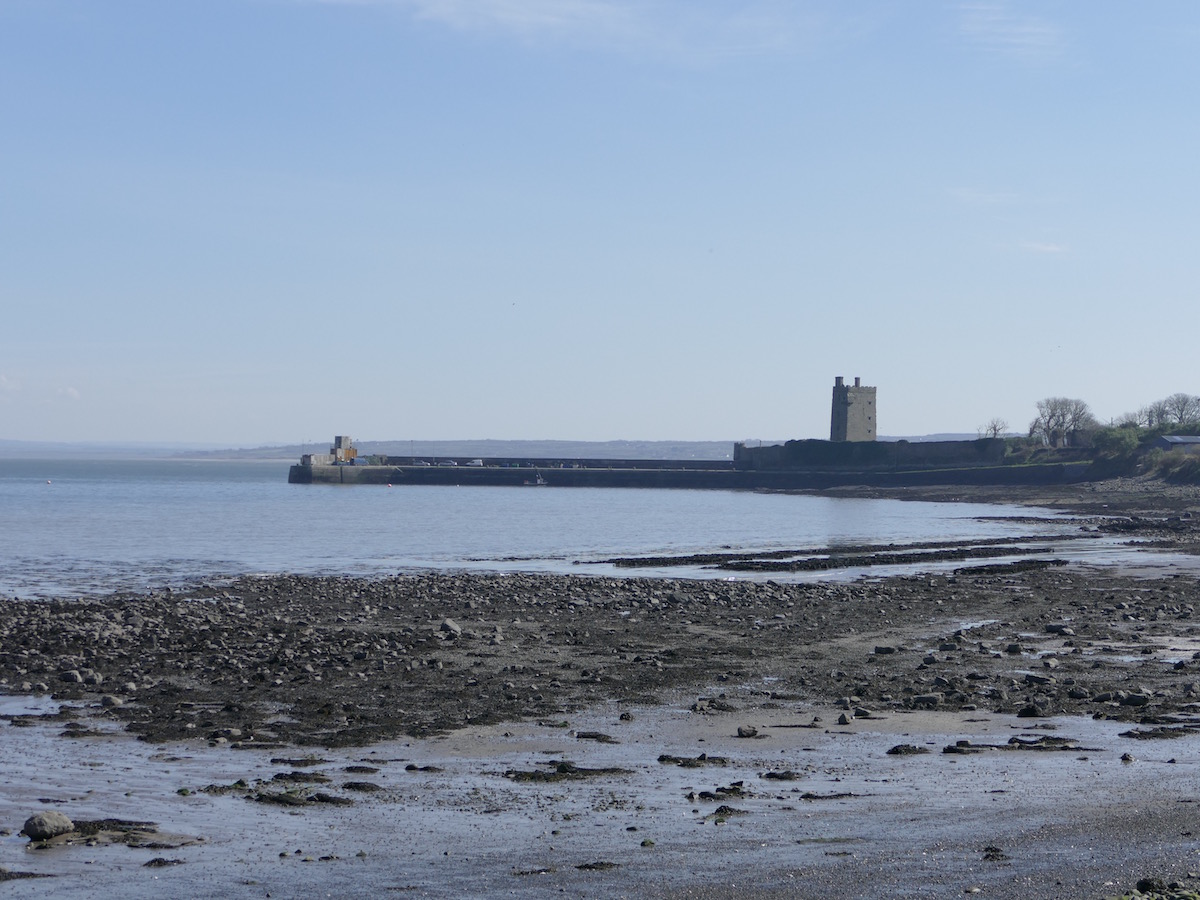 carrigaholt castle vom strand aus