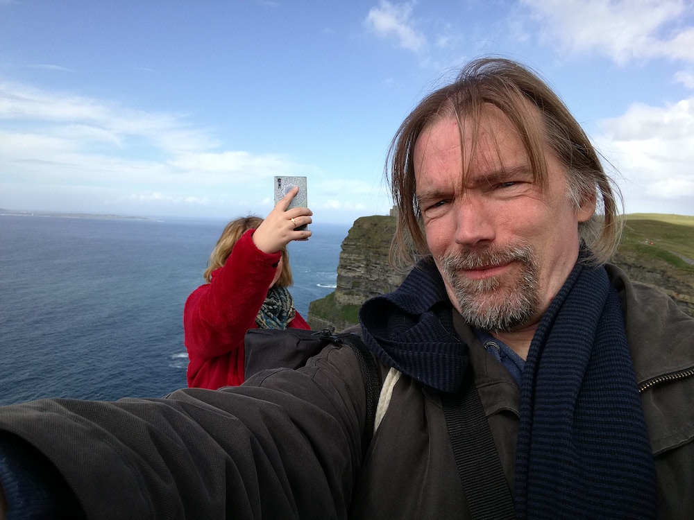 selfie von hostelmax an den cliffs of moher