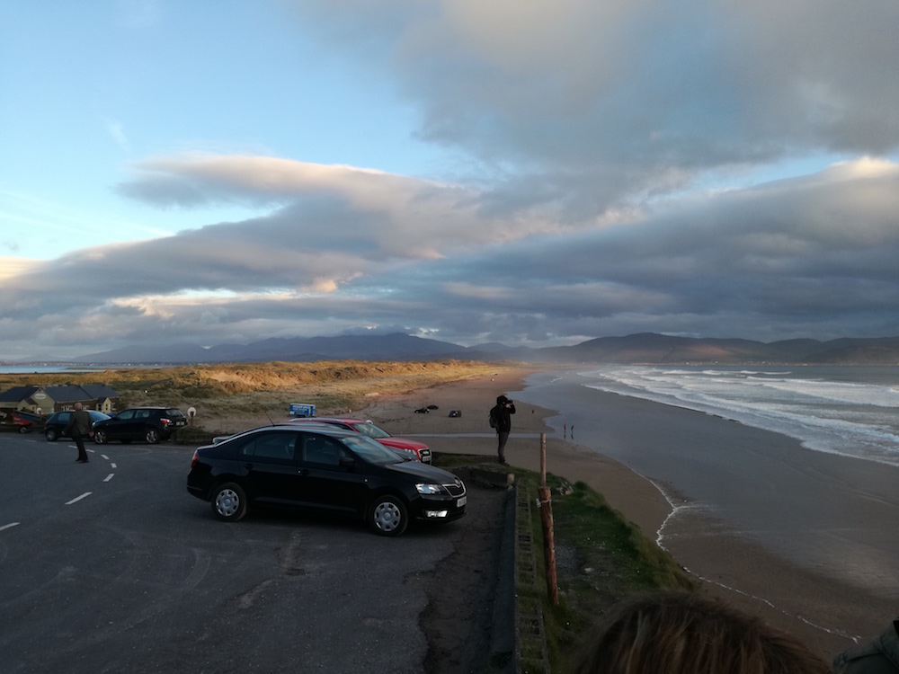inch beach in irland zum sonnenuntergang